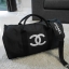 Best Seller ♡♡💃💃 กับทรง travel & fitness bag กับ Chanel VIP Gift Bag Travel Bag Gym Duffel Weekend จากงานพรีเมี่ยมกิ้ฟแบรนด์หรูอย่าง Chanel ของแท้100% ตัวกระเป๋าเป็นผ้า Oxford หนาอย่างดี สกรีนโลโก้แบรนด์ตัดสีขาว เปิดปิดด้วยซิ