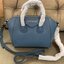 Givenchy Antigona Mini leather shoulder bag กระเป๋าสุดคลาสสิก ใบเดียวก็เอาอยู่ Day to Night Bag เข้าได้กับลุค Smart Casual ด้วยทรงกระเป๋าที่ฐานกว้างใส่ของใช้ที่จำเป็นได้ทุกอย่าง วัสดุหนังแกะสังเคราะห์ (หนังนิ่ม) ขึ้นรูปเงา สวย ตั้งอยู่ทรง มาพร้อมสายสะพายต