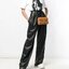 M.C.M MEDIUM MILLIE FLAP CROSSBODY IN VISETOS ฮอตที่สุดอีกหนึ่ง กระเป๋าสะพายกึ่งคลัทช์ มาพร้อมสายสะพายโซ่สีทองหรูหรา รูปทรงดีไซน์ร่วมสมัย ใช้งานง่ายด้วยตัวล็อค วัสดุภายนอกเป็นหนังแคนวาสคุณภาพดี ภายในเป็นหนังแท้สลับผ้า มีช่องซิปแยกอย่างดี ขนาดใบนี้กำลังดีม