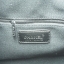 ทรงขนมจีบ premium gift จากแบรนด์ Chanel โลโก้ปัก ผ้า canvas เนื้อหนาอย่างดี มีซับใน ด้านหน้าปักโลโก้แบรนด์หรู จุดเด่นที่เป็นเป้สะพายด้านหลัง หรือสะพายด้านข้างก็ได้