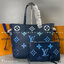 LV Neverfull MM Monogram GradationBlue / LV Tote Bag กระเป๋าโท้ทใบใหญ่ มาพร้อมใบลูก งานเกรดดีสุด หนังแท้หนังสวยเต็มใบ เหมาะสำหรับใช้ในชีวิตประจำวัน โทนสีกรมลายโมโนแกรมปั๊มนูนพิมพ์ลายไล่สีโดดเด่นบนหนัง