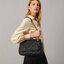 TORY BURCH FLEMING SOFT CONVERTIBLE SHOULDER BAG รุ่นหายากที่สาวๆตามหา มาพร้อมเสิร์ฟความสวยถึงบ้านไปเลยจ้า รอบนี้คัดสีสวยๆมาให้ได้ช้อปกันอย่างจุใจไปเลย กระเป๋าสะพายไหล่ หนังแท้นิ่มเต็มใบ สวยหรูดูแพง เปิด-ปิดด้วยตัวกดล็อคแน่นหนา สายสะพายในตัวปรับใช้ได้ 2 แ