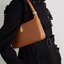 BURBERRY LEATHER SHOULDER BAG VIP GIFT WITH PURCHASE (GWP) พรีเมี่ยมกิ้ฟ Limited Edition ทรงยอดฮิตแห่งปี วัสดุหนังแท้ สวยหรูอยู่ทรงเปิดปิดด้วยซิปยาว(คล้องรางซิปคู่เพื่อเปิดปิด) อะไหล่ทอง ภายในโล่งมีช่องหลัก และช่องใส่บัตรแยกเป็นสัดส่วน สามารถใส่มือถือของใ