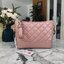 CHANEL Gabrielle Bag กระเป๋าสะพายซิกเนเจอร์สวยคลาสสิค สีชมพูพาสเทล ดีไซน์ไม่เหมือนใคร เป็นเอกลักษณ์ ใช้งานได้หลากหลาย สะพายได้ไม่ซ้ำ