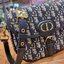 DIOR CD MEDIUM BOBBY BAG กระเป๋าสะพายข้างพรีเมี่ยมกิ๊ฟทรงสวย ดีไซน์ย้อนยุค เป็นเอกลักษณ์ไม่เหมือนใคร เปิด-ปิดด้วยกระดุมแม่เหล็ก ใช้งานง่าย อะไหล่ทองดูหรู ภายในเป็นช่องโล่ง มาพร้อมสายสะพาย crossbody ถอดออกได้ ปรับได้ จะถือเป็นคลัทช์ออกงานก็ได้ สะพายไปทำงาน