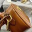 VIP 】หนังแท้ GUCCI GG Marmont small matelassé shoulder bag พร้อมส่งที่ไทย The small GG Marmont chain shoulder bag has a softly structured shape and a zip top closure with the Double G hardware. The chain shoulder strap has a leather shoulder detail. Made 