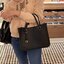COACH C3889 TYLER CARRYALL 28 IN SIGNATURE CANVAS ((C3460//C3889)) รุ่นยอดฮิตที่สาวๆหลายคนเรียกร้อง กับกระเป๋าถือ/สะพายทรงสวย ที่มาพร้อมสายสะพายไหล่ในตัว และสายครอสบอดี้สำหรับสะพายข้าง ตัวกระเป๋าถูกแบ่งเป็นสัดส่วนสวยงาม มีช่องซิปกลางที่ใหญ่พอสมควร และยังม