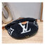LV BUM BAG MONOGRAM TEDDY FLEECE / LV Teddy Limited Edition Bumbag ไอเท็มที่ต้องมี กับกระเป๋าคาดอก ดีไซน์เอกลักษณ์ โดดเด่นด้วยจัมโบ้ฟ้อนท์สีตัดกับตัวกระเป๋า เปิด-ปิดด้วยซิป ภายในเป็นช่องโล่ง โดยตัวกระเป๋าจะมีหูจับในตัว และสายสะพายที่สามารถปรับได้ตามตัว รุ