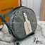 LV Boite Chapeau Denim Monogram / LV Round Denim Bag กระเป๋าทรงกลมเดนิมสไตล์วินเทจ โดดเด่นด้วยรูปทรงอันเป็นเอกลักษณ์และรายละเอียดแบบคลาสสิก ปั้มนูนโลโก้ลายโมโนแกรม เดนิมสีซีดสวยคลาสสิกสุดไอคอนิก