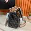 กระเป๋าสะพายไหล่ Guess Logo City Small Society Satchel กระเป๋าสะพายไหล่ ขนาดกำลังดี วัสดุ pu สวยอยู่ทรง มาพร้อมพวงกุญแจน่ารักๆ ถอดออกได้ ด้านหน้าประดับโลโก้แบรนด์ เปิดปิดด้วยซิป มี 2 ช่องหลักใช้งาน ภายในช่องซิปหน้าแยกเป็นสัดส่วนการใช้งาน ซิปช่อง 2 โล่งกว้