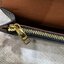 CELINE WALLET ON STRAP / CELINE TRIOMPHE CLUTCH กระเป๋าสะพายข้างใบเล็กสวยคลาสสิค สวยตะโกน งานเป๊ะปัง มีสายสะพายหนังสีน้ำตาล ถอดสายออกเพื่อเป็นกระเป๋าถือทรงคลัชท์เปลี่ยนลุคช์ ลวดลายtriomphe ความเป็นแบรนด์ CELINE ได้อย่างชัดเจน ให้ความรู้สึกที่ดูวินเทจ ที่ส