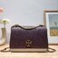 TORY BURCH LIMITED-EDITION SHOULDER BAG รุ่นลิมิเต็ด กับกระเป๋าสะพายไหล่ทรงผู้ดี ที่ผลิตมาในจำนวนจำกัด โดดเด่นด้วยอะไหล่ทองคลาสสิคหรูหรา