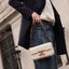 CELINE TRIOMPHE SHOULDER BAG งานหนังทั้งใบลายสวยหรู ด้านในเปิดด้วยด้วยที่บีบโลโก้อะไหล่ทอง จุของได้กำลังดี ใส่โทรศัพท์ กระเป๋าสตางค์ใบสั้น ของจุกจิกได้ เหมาะกับสาวๆในวันที่อยากสะพายชิลๆ ห้ามพลาดค่ะ!