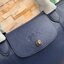 Longchamp LE PLIAGE CUIR TOP HANDLE BAG S เรียกว่าเป็นกระเป๋าอีกหนึ่งรุ่นที่ไม่ว่ายังไงก็ฮอตฮิตและติดเทรนด์ตลอดไม่เคยเปลี่ยนกับ ทรง Le Pliage Cuir หนึ่งในตระกูลกระเป๋าสุดไอคอนิกจากแบรนด์ เมื่อรุ่น Le Pliage Cuir ในรูปแบบของหนังแกะ Metis ได้ถือกำเนิดขึ้นใน