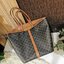 CELINE SHOPPING BAG VIP GIFT WITH PURCHASE GWP พรีเมี่ยมกิ๊ฟ Limited จาก CELINE HAUTEPARFUME DUTYFREE COUNTER วัสดุ TRIOMPHE CANVAS ดีไซน์ทรง TOTE สวยหรูคลาสสิคไม่มีเอ้าท์ ภายในโล่งกว้างและจุมากสามารถใส่เอกสาร A4 สัมภาระของใช้ได้เยอะจุใจ น้ำหนักเบาจะถือหร