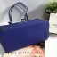 New !!! GUESS LARGE TOTE BAG พร้อมส่ง กระเป๋าถือทรง Tote ลายหนังซาฟเฟียโน่ น้ำหนักเบา ด้านหน้าติดโลโก้แบรนด์ตัวใหญ่อะไหล่เงินค่ะ พร้อมห้อยอะไหล่แบรนด์เพิ่มความหรู เปิดปิดกระเป๋าแบบซิป ซับในเป้นผ้าลายแบรนด์สวยค่ะ ภายในกว้าง ใส่ของได้จุทีเดียวนะค่ะ มีช่องซิ