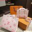 พร้อมส่ง 2 ไซส์ 2 สี โทนพาสเทล 💖💖 LV OnTheGo Leather Handbag / LV Tote Crossbody Bag กระเป๋าทรงโท้ทเวอร์ชั่นดั้งเดิม งานหนังเต็มใบ โทนสีพาสเทลละมุน ปั้มโลโก้ไล่สีเป็นเอกลักษณ์