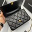 หนังแท้ VIP GIFT CHANEL CLASSIC CROSSBODY CHAIN IN BLACK BAG งานหนังแกะสีดำสุดคลาสสิก เรียบหรู มีกิมมิกน่ารักๆ หนังฟูทุกช่องสวยมากๆ อะไหล่สีทอง สวยสุดๆ เลยค่ะ