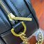 Tory Burch KIRA CHEVRON SMALL CAMERA BAG สาว ๆ ลุคคุณหนูไม่ควรพลาด Collection นี้เลยนะคะ เพราะ Kira Chevron เป็นรุ่นที่ตอบโจทย์และครองใจสาว ๆ ได้อย่างแท้จริง
