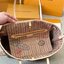 LV Neverfull Bandoulière Inside Out กระเป๋าสะพายทรงโท้ทใบใหญ่ กลับใช้ได้ 2 ด้านสุดคุ้ม ด้วยลายโมโนแกรมแคนวาส อีกด้านเป็นผ้าประทับลายสีเบจสวยโดดเด่นมากๆ