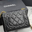 VIP 】หนังแท้ CHANEL mini square flap bag VIP GIFT WITH PURCHAS-GWP กระเป๋าสะพายทรงสี่เหลี่ยมเปิดด้านหน้า หนังคาเวียร์ลายคลาสสิค รุ่นยอดนิยมไอเท็มฮิต อะไหล่ทองสวยหรูดูดีมาพร้อมสายโซ่ทองร้อยหนังจะสะพายไหล่ หรือ Crossbody ก็ดูดี พร้อมส่งที่ไทยไม่ต้องรอพรีฯ ส