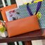Tory burch Miller Metal clutch กระเป๋าคลัทช์ดีไซน์เรียบหรูออกแบบมาได้อย่างลงตัว ด้วยรูปทรงที่สวยงามและทันสมัย จากแบรนด์ Tory Burch ขนาดกำลังดี สามารถใส่กระเป๋าสตางค์หรือเครื่องสำอางค์ได้ตามขนาดกระเป๋า ในเรื่องของดีไซน์และอะไหล่สีทองดูแมทช์กันดีกับกระเป๋า 