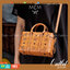 M.C.M SMALL E/W SOFT BERLIN CROSSBODY IN VISETOS ไอเท็มใหม่ในดีไซน์ทรงกระเป๋าเดินทางแบบคลาสสิค ย่อส่วนมาให้ใช้งานได้แบบสบายๆ พกพาสะดวก แมทช์ได้ทุกสไตล์ ใช้ได้แบบ unisex ใช้งานง่ายด้วยหูจับในตัว และซิปหลัก อะไหล่สีดำดูมีมิติตัดกับสีน้ำตาลคอนยัคได้เป็นอย่าง