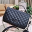 GUESS CROSSBODY BAG กระเป๋าสะพายรุ่นใหม่ล่าสุดทรงเหลี่ยมหนังนิ่มสวยเดินเส้นลายตารางอยู่ทรงด้านหน้าประดับโลโก้ GUESS สวยดูมีเปิดปิดด้วยฝาปิด ภายในมีช่องแบ่งสองช่องเป็นสัดส่วนใส่กระเป๋าสตางค์ใบยาว มือถือ ของจุกจิกได้เยอะ พร้อมสายสะพายโซ่ต่อหนังจะเลื่อนใช้สา