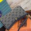 Tory burch T Monogram Jacquard Studio Bag กระเป๋า T Monogram Studio รูปทรงกระทัดรัด มาในสไตล์มินิมอลที่ถูกรังสรรค์อย่างปราณีตด้วยผ้าทอ jacquard เพื่อเฉลิมฉลองโลโก้กราฟฟิก ลวดลายสวยเด่น ดูสะดุดตา ใช้งานได้หลายรูปแบบ การแมทช์กระเป๋าให้เข้ากับการแต่งตัวทุกวั