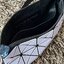 Baobao Issey Miyake Prism Kangaroo crossbody bag กระเป๋าสะพาย Crossbody รูปทรงสี่เหลี่ยมผืนผ้า ไซส์กำลังพอดี เห็นแบบนี้บอกเลยว่าใส่ของสำคัญได้แบบครบถ้วน ไม่ว่าจะเป็นโทรศัพท์ กระเป๋าตังค์ หรือพาวเวอร์แบงค์ จัดเป็นอีกหนึ่งรุ่นที่น่ารัก สายสะพายปรับได้ตามควา