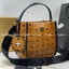 M.C.M KLASSIK LIMITED TOTE IN LEATHER BLOCK กระเป๋าโท้ท รุ่นลิมิเต็ดที่ทำเฉลิมฉลองวันครบรอบแบรนด์ ถือเป็นรุ่นที่หายากมาก ได้มารอบนี้รอบเดียวจ้า โท้ทสวยอยู่ทรง ขนาดกำลังดี พิเศษมากมาพร้อมสายหนังห้อย เข้าเซ็ท และสายสะพายสปอร์ต ถอดได้ ปรับได้ตามตัว รุ่นนี้หน