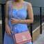 VICTORIA SECRET CLUTH & CROSSBODY BAG กระเป๋าสะพายข้าง แบบเรียบหรู วัสดุทำจากหนัง PU น้ำหนักเบา ด้านในมีช่องใส่ของหลักพร้อมช่องซิป ด้านหลังมีช่องเล็กอีก 1 ช่อง สายสะพายสามารถถอดออกหรือปรับระดับได้ ด้านในใส่กปต.ยาว + มือถือได้ทุกรุ่น ใบนี้แนะนำเลยค้า