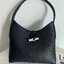 LONGCHAMP ROSEAU Hobo bag กระเป๋าสะพายไหล่ขนาดเล็ก วัสดุหนังวัว อะไหล่เงิน เป็นการผสมผสานสไตล์ที่เรียบง่าย Roseau อันเป็นสัญลักษณ์ใหม่ทั้งหมด เรียบง่าย สะดวกใช้ ประดับด้วยเข็มกลัดไม้ไผ่อันเป็นสัญลักษณ์ของแบรนด์ เรียบหรู แต่ดูดี ในแบบฉบับของ Longchamp ห้าม