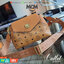 M.C.M ESSENTIAL CROSSBODY IN VISETOS กระเป๋าสะพายข้าง สวยอยู่ทรง ดีไซน์ไม่ซ้ำใคร มาพร้อมสายสะพายถึง 2 แบบ ปรับเปลี่ยนใช้ได้ไม่มีเบื่อ วัสดุหนังแคนวาสสลับหนังแท้ เปิด-ปิดกระเป๋าด้วยตัวบิดล็อคแน่นหนา ด้านหลังมีช่องเก็บบัตรได้ ภายในโล่งกว้าง แบ่งสัดส่วน เป็น