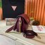Guess Destiny Strap Shoulder Bag กระเป๋าสะพายไหล่ และ Crossbody จาก Guess factory วัสดุ PU คุณภาพดี หนังนุ่มากเหมือนหนังแกะ น้ำหนักเบามาก ด้านหน้าประดับด้วยโลโก้แบรนด์ และ มาพร้อมพวงกุญแจแบรนด์สุดหรู