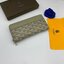 VIP GIFT 】GOYARD round zipper Matignon Long Wallet กระเป๋าสตางค์ซิปรอบใบยาว พร้อมส่ง 6 สี เหมาะกับการใช้งานทุกรูปแบบ นอกจากเพิ่มความมั่นใจแล้ว ยังทำให้ชีวิตของเราง่ายขึ้นอีกด้วย โดยการเปิดปิดแบบซิปรอบ สามารถใส่ธนบัตร เหรียญ บัตรต่างๆได้หลายใบเลยทีเดียว ขน