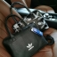ADIDAS HANDLE BAG กระเป๋าถือเเละสะพายทรงโดม วัสดุนิ่มหนังสวยอยู่ทรงด้านหน้ามีโล้โก้แบรนด์ เปิดปิดด้วยซิปสะดวกใช้ หัวซิปแบรนด์ ขนาดใหญ่กำลังดี จุได้เยอะ น้ำหนักเบา ภายในมีโลโก้มีช่องซิปใส่ของ หูจับถนัดมือ พร้อมสายสะพายถอดได้เลื่อนปรับได้ Crossbody ได้ ไอเท
