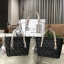 Don’t Miss! GUESS DELANEY MINI CROSS BODY BAG กระเป๋าถือหรือสะพายรุ่นที่ฮิตและขายดีที่สุดจาก GUESS FACTORY หนัง Saffiano ลาย GUESS Signature สวยอยู่ทรง ขนาดกำลังดี น้ำหนักเบา ด้านหน้าประดับโลโก้พร้อมพวงกุญแจโลโก้แบรนด์ห้อยที่หูกระเป๋าถอดเเยกใช้ได้ เปิดปิด
