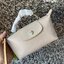 LONGCHAMP LE PLIAGE CITY POUCH WITH HANDLE Taupe - Canvas (ไม่มีสายยาว) กระเป๋าเครื่องสำอางแบบมีซิปพร้อมหูหิ้วใบนี้เหมาะสำหรับการจัดระเบียบกระเป๋าของคุณ