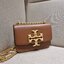 TORY BURCH ELEANOR SMALL CONVERTIBLE SHOULDER BAG ฮอตไอเท็ม รุ่นนี้ขายดีขายหมด คัมแบค!! สวยหรู คุณหนู ผู้ดี!! หายากมากที่สุด!! กระเป๋าสะพายข้าง ดีไซน์อยู่ทรง ขนาดกำลังสะดวกใช้สำหรับสาว วัสดุหนังแท้เต็มใบ สีทูโทน เปิด-ปิดด้วยแถบแม่เหล็ก ภายในแบ่งสัดส่วนได้