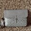 ORI หนังแท้ | Goyard Coursier Messenger bag กระเป๋าทรงแมสเซ็นเจอร์ดีไซน์ใหม่เพรียวบาง น้ําหนักเบากะทัดรัด ภายในมีช่องหลักขนาดใหญ่และกระเป๋า มีช่องด้านหลังสําหรับจัดเก็บสิ่งจําเป็นในชีวิตประจําวัน