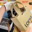 LOEWE logo raffia tote bag / Loewe Tote Bag กระเป๋าโท้ท รูปทรงสวยงามสานเต็มใบ และยังโดดเด่นด้วยโลโก้ สีโทนอุ่น ทำให้ไอเท็มนี้ ภายในกระเป๋าใหญ่โล่งกว้าง ใบนี้เหมาะกับสายแฟชั่นมากๆ