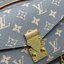 LV Pochette Métis East West กระเป๋าสะพายมัลติฟังก์ชั่น สีใหม่ลิมิเต็ดสวยละมุน วางลายตรงเป๊ะ สวยมากแนะนำเลยค่ะ ดีไซน์กะทัดรัด สะดวกพกพา สะพายไปเที่ยว ไปทำงาน ไปเดทก็ได้หมด ตอบโจทย์คนชอบความหลากหลายจริงๆ