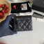 หนังแท้ Chanel Classic small wallet caviar 3 พับ พร้อมส่งที่ไทย รุ่นยอดนิยมไอเท็มฮิตวัสดุหนังแท้คาเวียร์สวยคลาสสิคเปิดปิดด้วยฝาปิดกระดุมด้านหน้ามีโลโก้แบรนด์อะไหล่ทองสวยหรูดูดี ตัวจริงสวยน่าใช้ Chanel mini นาทีนี้กำลัง in สุดๆ ภาพสินค้าถ่ายจากงานขายจริง ใ