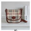 BURBERRY CROSSBODY VINTAGE BAG VIP GIFT WITH PURCHASE (GWP) พรีเมี่ยมกิ๊ฟ Limited Edition จากBURBERRY วัสดุหนัง PVC สวยอยู่ทรง เปิดปิดด้วยฝาปิดกระดุมแม่เหล็ก ภายในมีช่องใส่ของแยกอีกช่อง สามารถใส่มือถือ iphone เงิน ของจุกจิกได้ สายสะพายหนังยาวปรับระดับได้ 