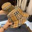 BURBERRY BUCKET HAT / Burberry Vintage Check Cotton Blend Bucket Hat หมวกทรงบัคเก็ต ทรงฮิตใช้ได้ทั้งหญิง/ชาย unisex bucket hat งานเกรดออริสวยงาม การตัดเย็บประณีต เนื้อผ้าคุณภาพดี ภาพสินค้าถ่ายจากงานขายจริง ใช้งานต่างประเทศได้