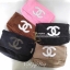 ชมพู MUST HAVE ITEM 2019 !! รุ่นยอดฮิตของ **วัยรุ่นสายสตรีท ทั่วโลก จากงาน CHANEL VIP GIFT **ของแท้100% **มีป้ายNOTFORSALE เป็นกระเป๋า ใบสวยรุ่นหายาก ขนาดกำลังดี ใช้ได้ทั้งหญิงชายเลยค่ะ ขนเฟอร์นิ่มมากกก เก็บของอย่างดี น้ำหนักเบา ด้านในมีช่องใส่ของจุกจิก M
