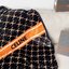 VIP GIFT 】Best Gift! Celine Blanket พร้อมส่งไอเท็มแนะนำ ผ้าห่มนุ่มนิ่ม ขนปุยๆๆ สบายผิวมาก เนื้อผ้านิ่มฟูนุ่มใช้ได้ทุกโอกาส ขนาดกำลังดี พกพาสะดวก สามารถพกไว้ใช้ในรถ ใช้ในออฟฟิศได้ จะซื้อใช้เองหรือมอบเป็นของขวัญก็ดูดีพร้อมส่งที่ไทย ราคาสุดคุ้มไม่ต้องรอพรีฯ 