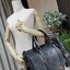 CHANEL Caviar Small Travel bag / CHANEL CAVIAR LARGE HANDBAG / chanel travel bag กระเป๋าเดินทางขนาดพอเหมาะ อะไหล่ทอง วัสดุหนังลายคาร์เวียร์ สวยหรูน่าใช้ น้ำหนักเบา มาพร้อมแท็กหนังแบรนด์อะไหล่ทอง และแท็กหนังใส่กุญแจ