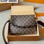 LV Poche Toilette Monogram Canvas / LV Clutch กระเป๋าถือทรงคลัช/ทรงพอช พร้อมสายสะพายถอดได้ ใช้ได้ทั้งชายหญิง โดดเด่นด้วยสายโซ่ใหญ่ตกแต่ง ด้วยรูปทรงกะทัดรัดใช้งานได้อย่างสะดวก